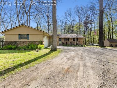 2700 N Hacker Road, Hartland Twp, MI 48855