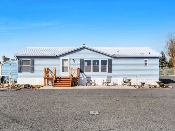 365 NE Adams Rd, Creston, WA 99117