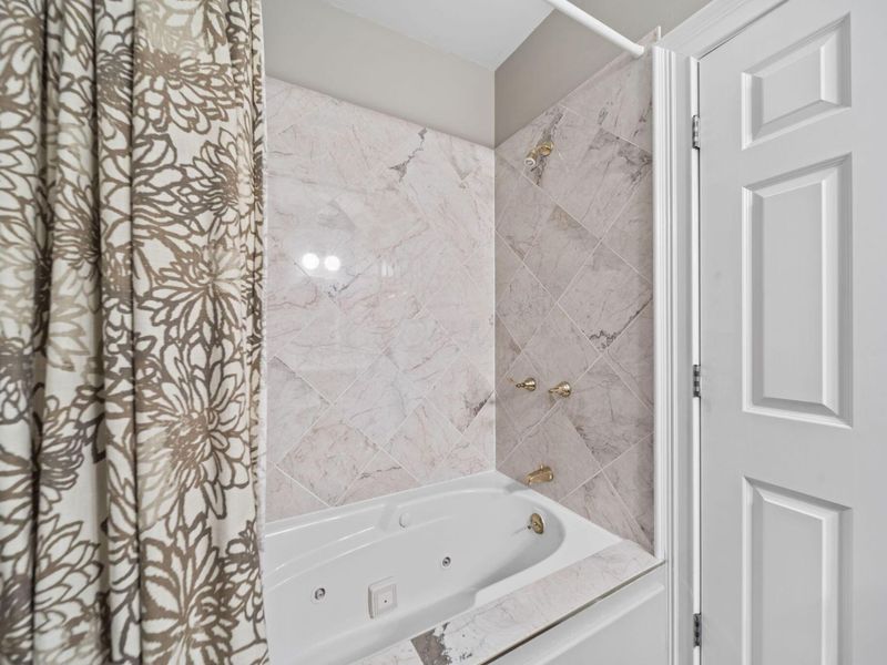 1508 Barrington Road , Columbus, OH 43221 Photo 28