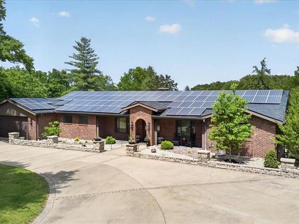 2849 Erb Road, St Louis, MO 63129