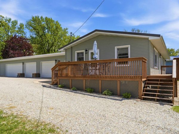 435 S 4TH STREET Street, Winthrop, IA 50682