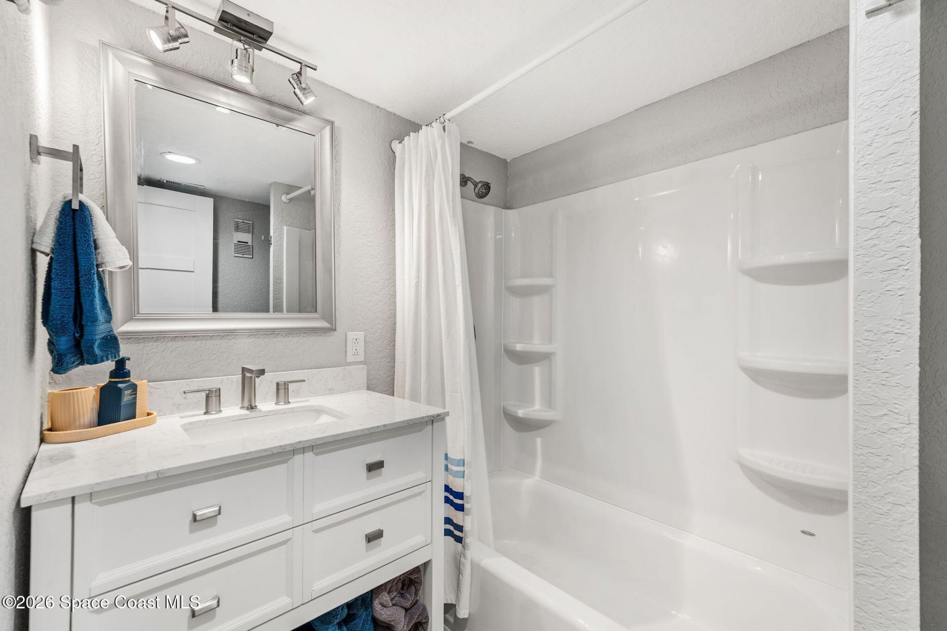 1923 Jimmy Buffett Mem Highway, Unit B-2, Indian Harbor Beach, FL 32937 Photo