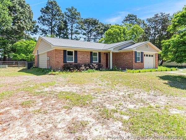 5714 Crenshaw Drive, Hope Mills, NC 28348