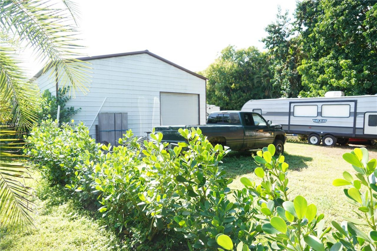 18901 SW 50th St , Southwest Ranches, FL 33332 Photo