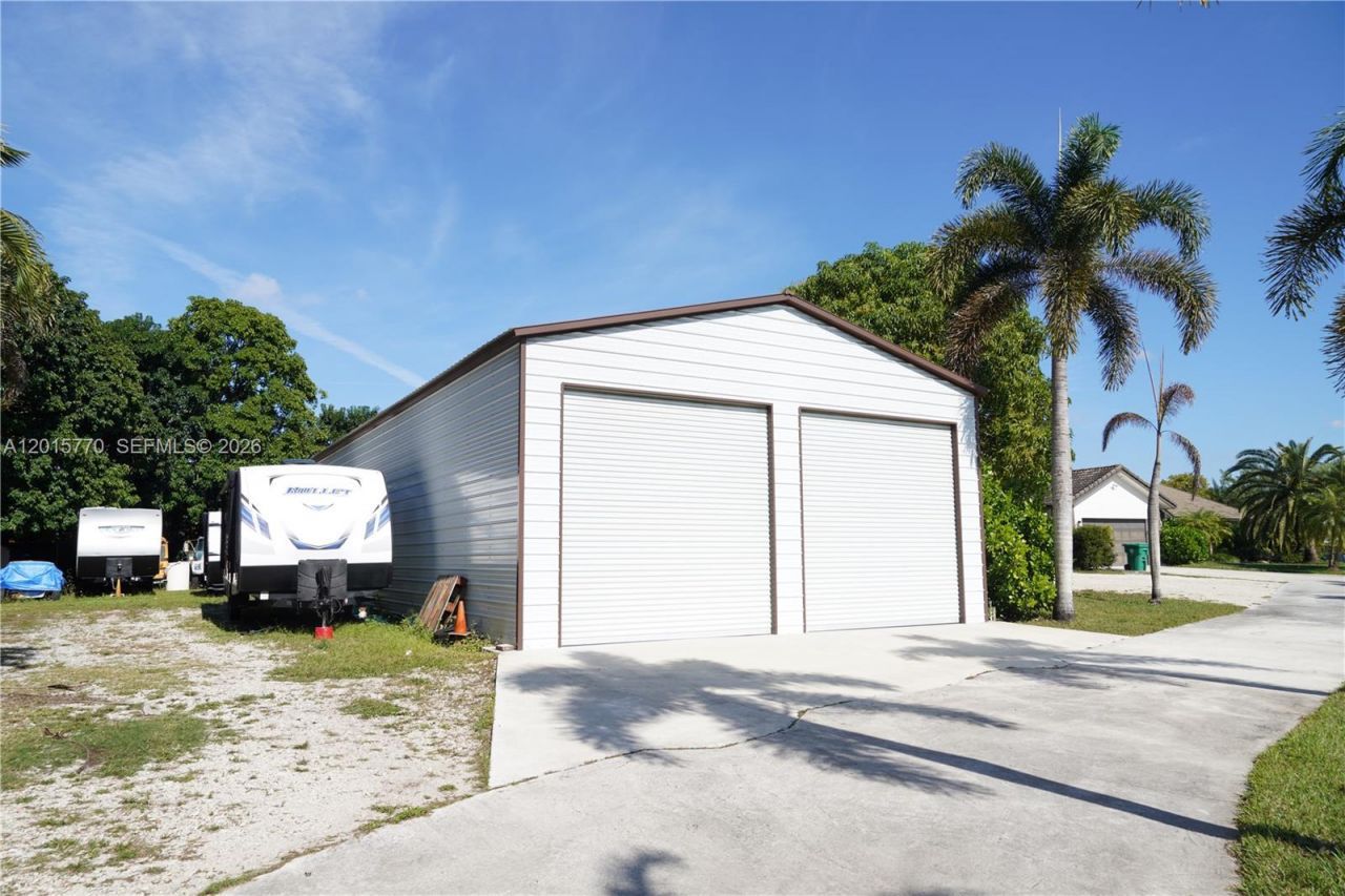 18901 SW 50th St , Southwest Ranches, FL 33332 Photo