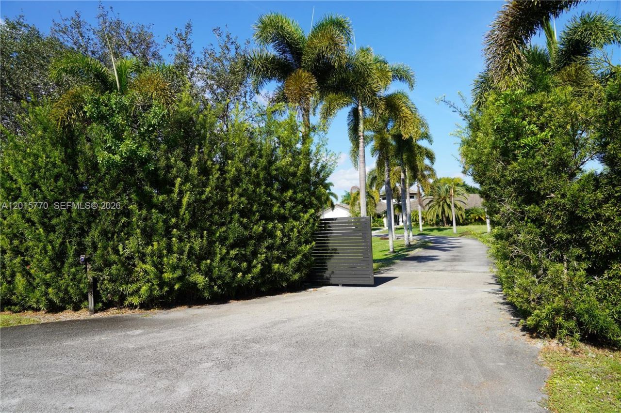 18901 SW 50th St , Southwest Ranches, FL 33332 Photo