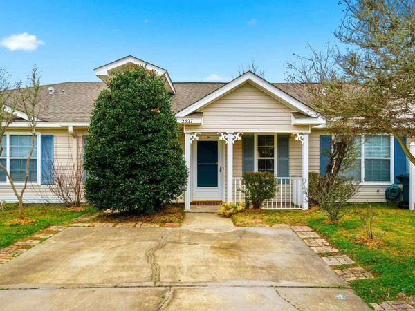 2527 Trailwood Dr, Cantonment, FL 32533