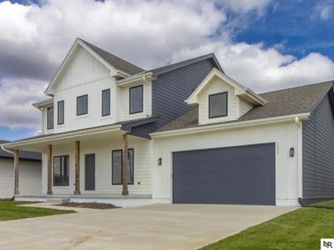2855 Southern Hills Drive , Blair, NE 68008