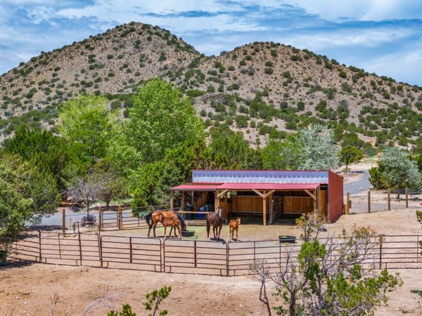 171 Silver Hills , Santa Fe, NM 87508