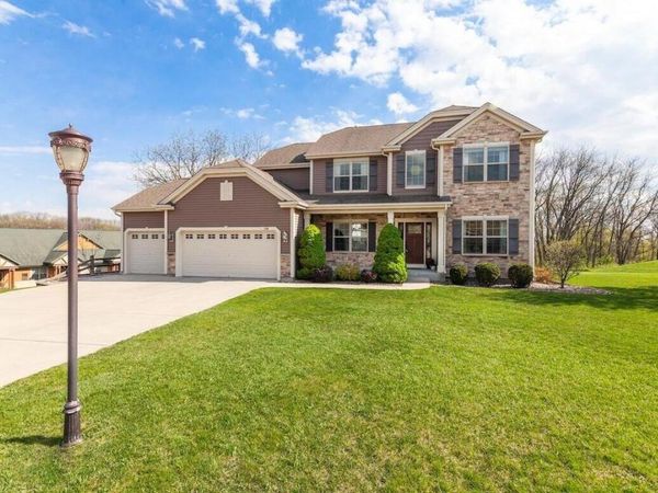 1707 Coldwater Creek DRIVE, Waukesha, WI 53188