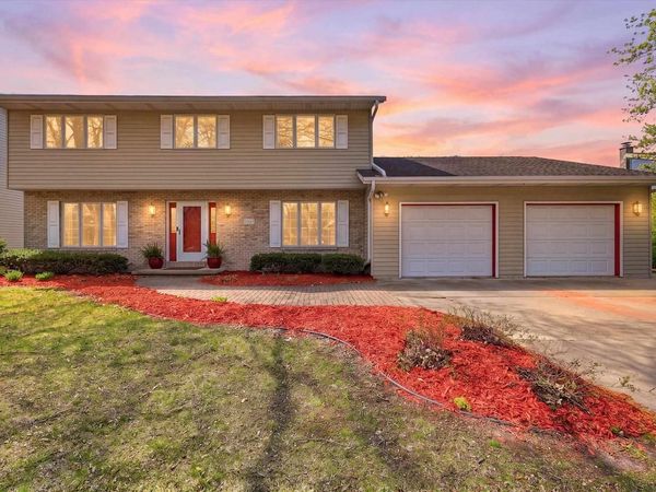 917 KRAMER LANE, Appleton, WI 54915