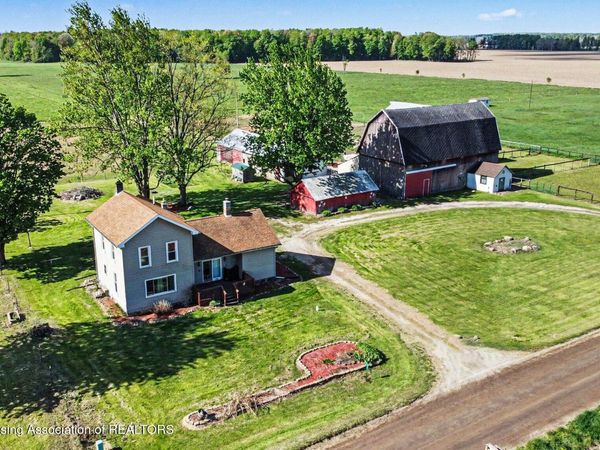 3357 Thornton Highway, Charlotte, MI 48813