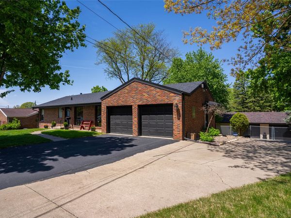 6781 Sunset Terrace, Windsor Heights, IA 50324