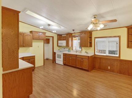 157 Security Ln, Sacramento, CA 95828 Photo