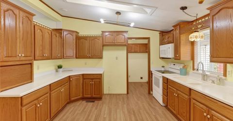 157 Security Ln, Sacramento, CA 95828 Photo