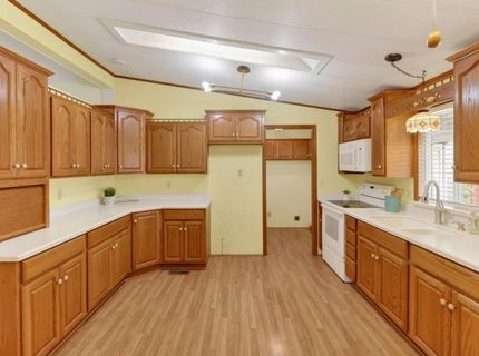157 Security Ln, Sacramento, CA 95828 Photo