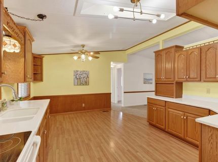 157 Security Ln, Sacramento, CA 95828 Photo