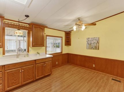 157 Security Ln, Sacramento, CA 95828 Photo