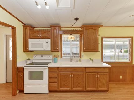 157 Security Ln, Sacramento, CA 95828 Photo