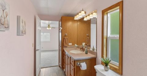 157 Security Ln, Sacramento, CA 95828 Photo