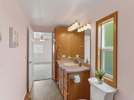 157 Security Ln, Sacramento, CA 95828 Photo