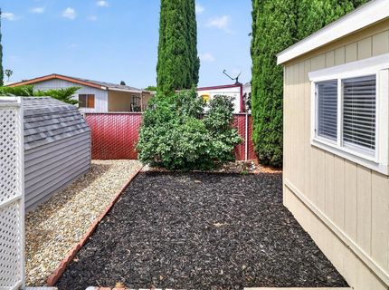 157 Security Ln, Sacramento, CA 95828 Photo