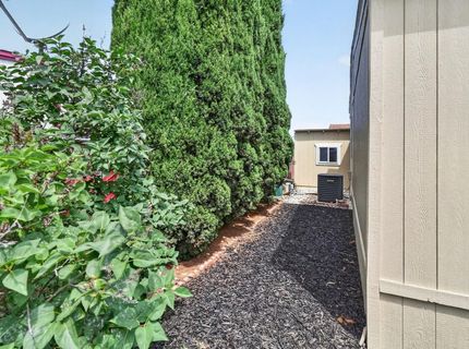 157 Security Ln, Sacramento, CA 95828 Photo