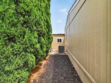 157 Security Ln, Sacramento, CA 95828 Photo