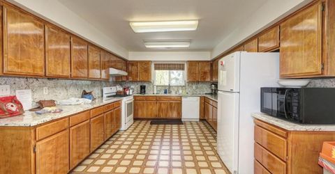 157 Security Ln, Sacramento, CA 95828 Photo