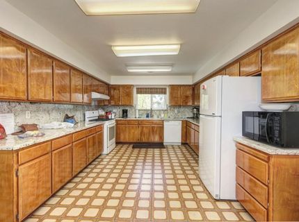 157 Security Ln, Sacramento, CA 95828 Photo