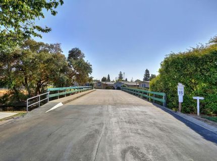 157 Security Ln, Sacramento, CA 95828 Photo