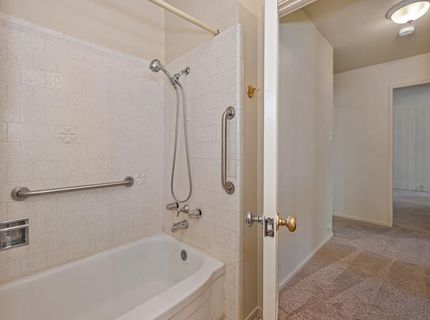 1840 La Jolla Dr, Stockton, CA 95204 Photo