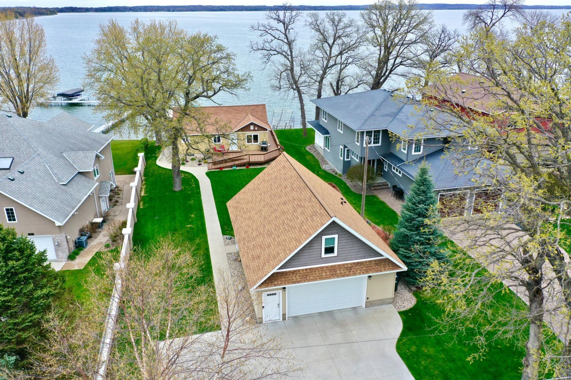 223 Lake Avenue S, Spicer, MN 56288