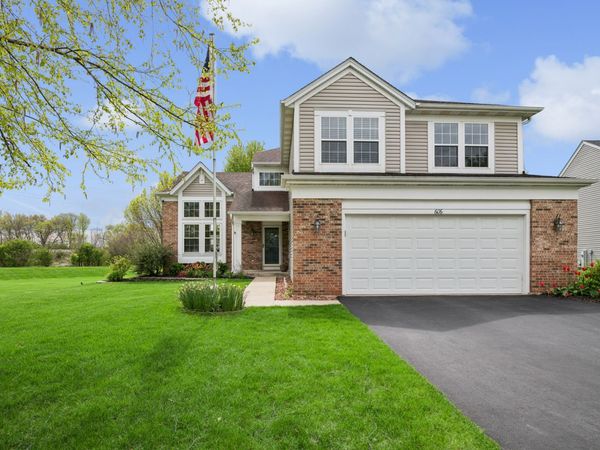 606 Arlington Lane , South Elgin, IL 60177