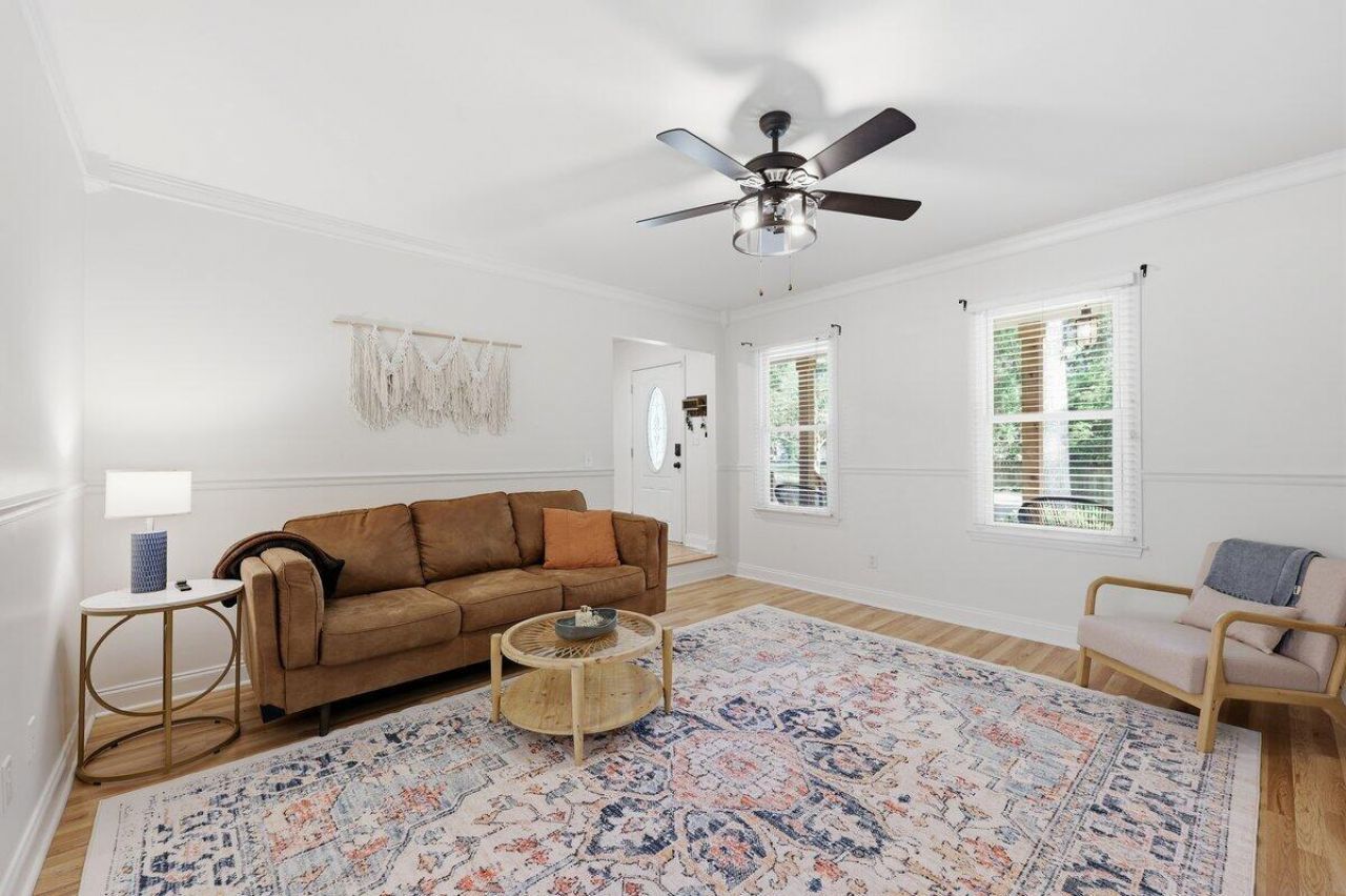 102 Garbon Drive Photo 10