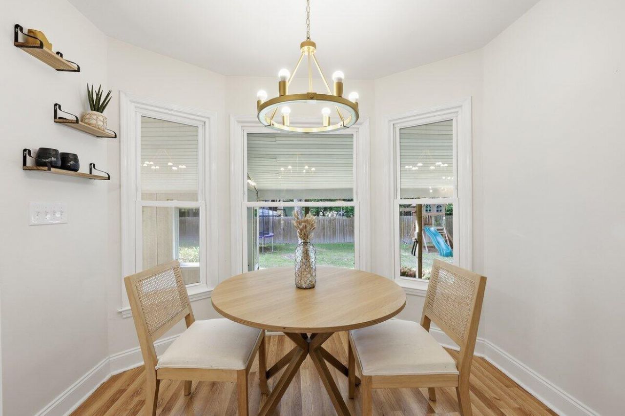 102 Garbon Drive Photo 16
