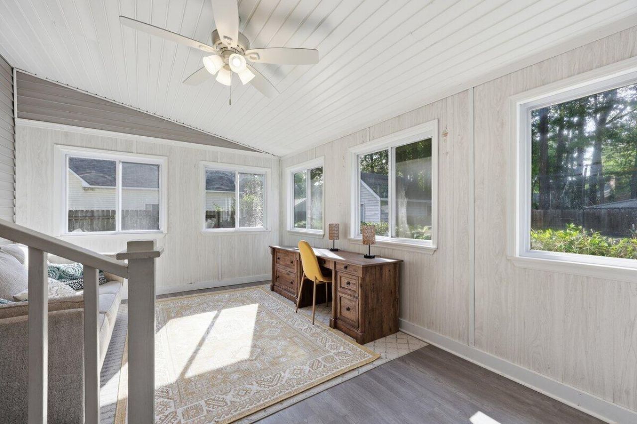 102 Garbon Drive Photo 22