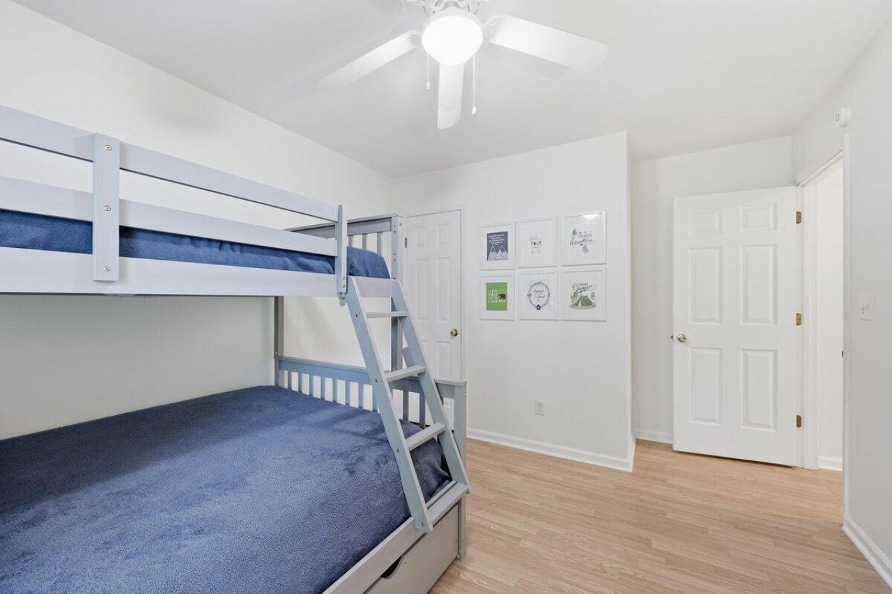 102 Garbon Drive Photo 32