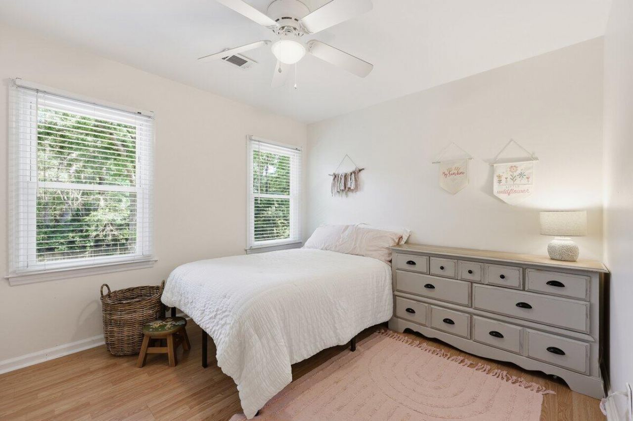 102 Garbon Drive Photo 33
