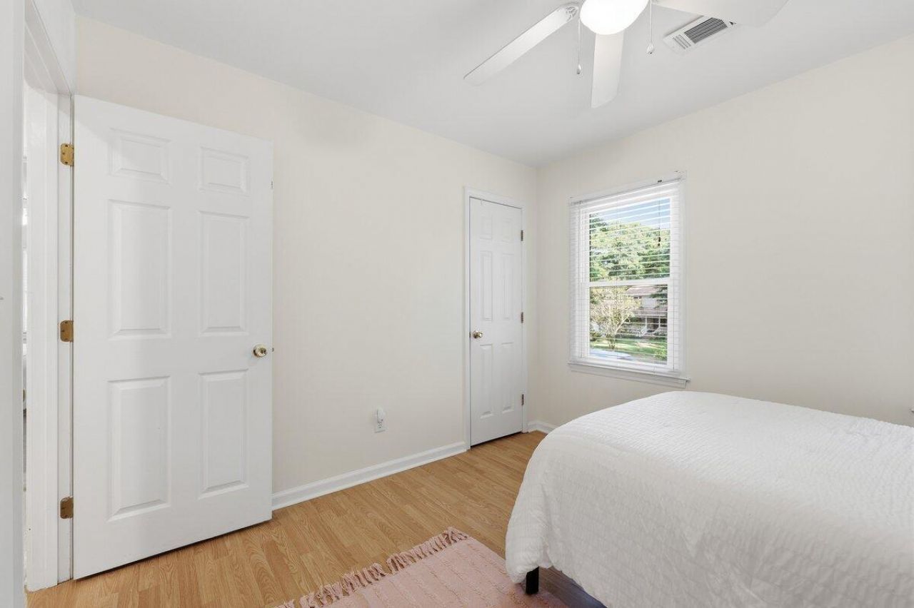 102 Garbon Drive Photo 34