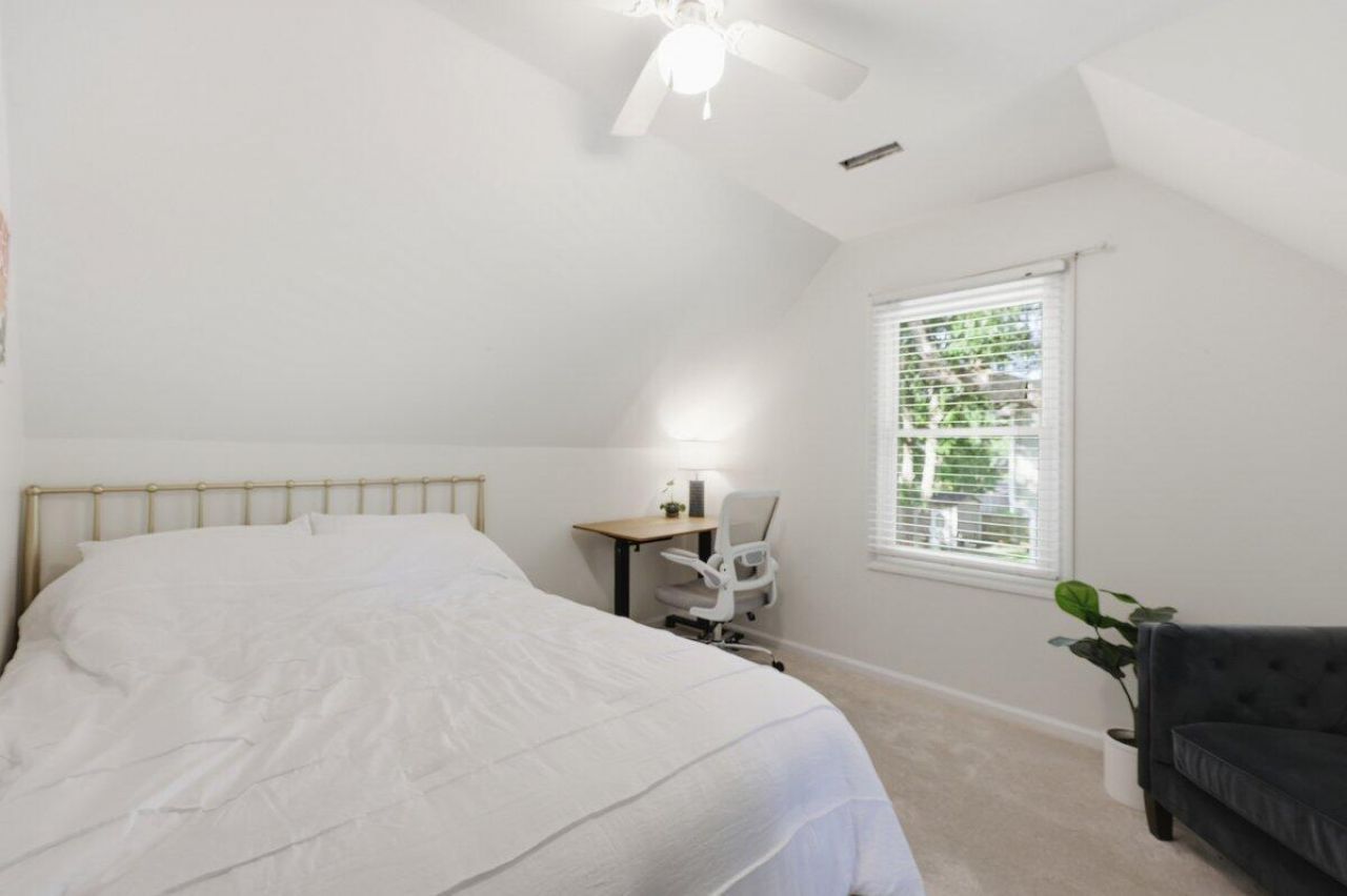 102 Garbon Drive Photo 36