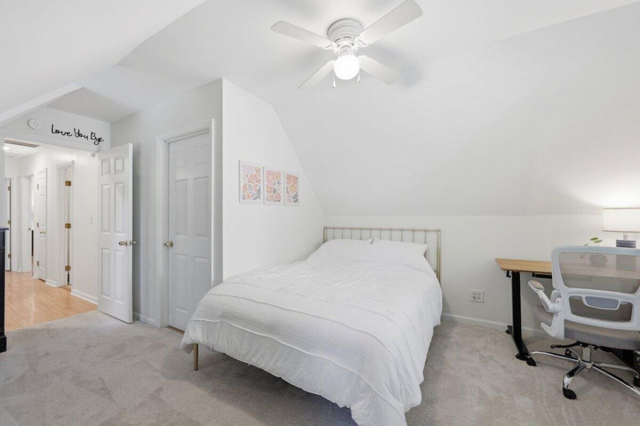 102 Garbon Drive Photo 37
