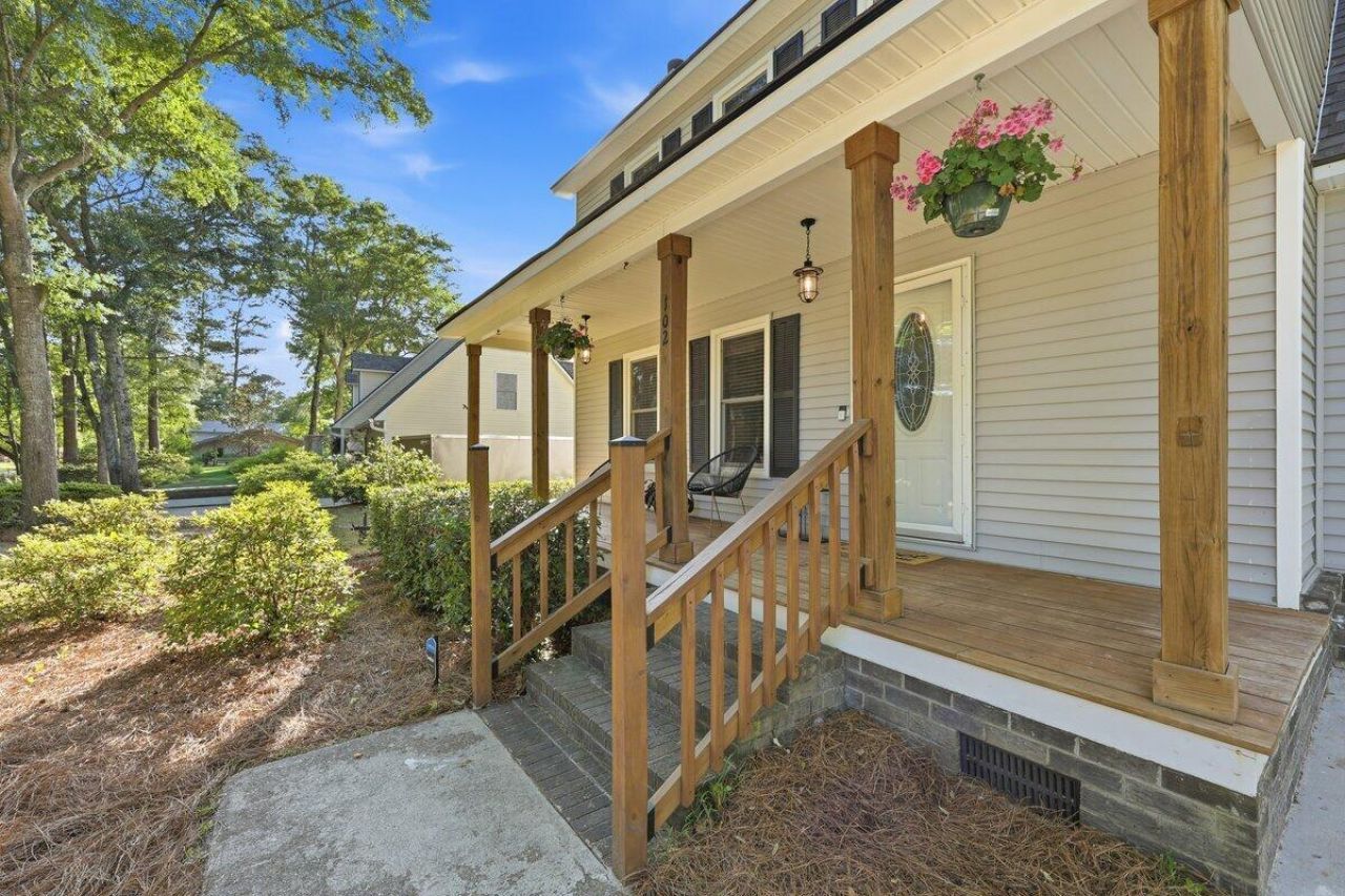 102 Garbon Drive Photo 4