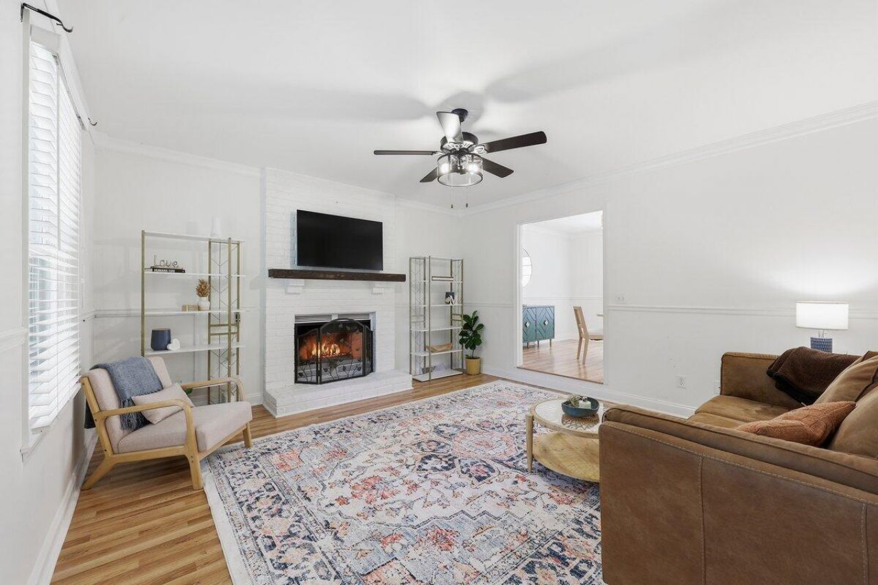 102 Garbon Drive Photo 8