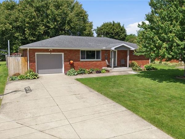 803 Westview Drive , Belpre, OH 45714