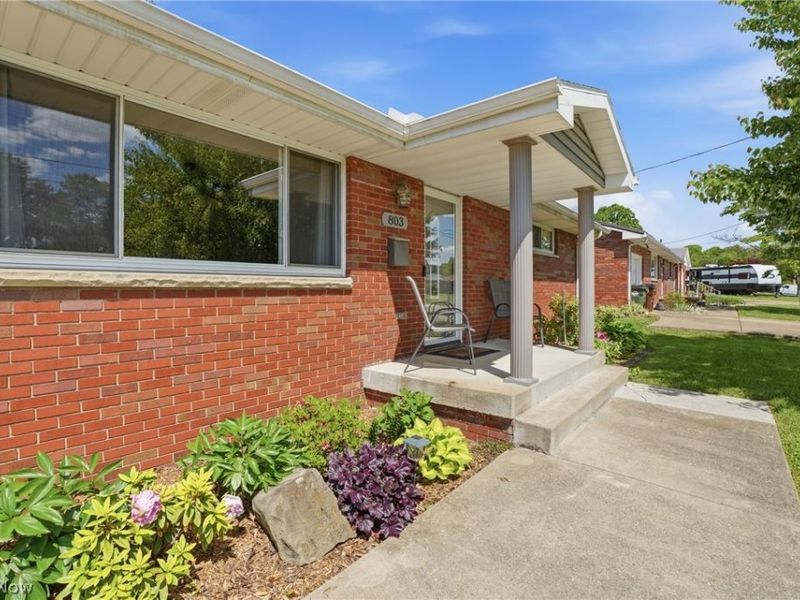 803 Westview Drive , Belpre, OH 45714 Photo 2