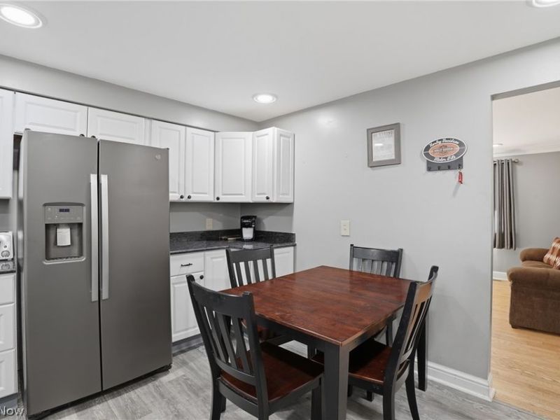 803 Westview Drive , Belpre, OH 45714 Photo 5