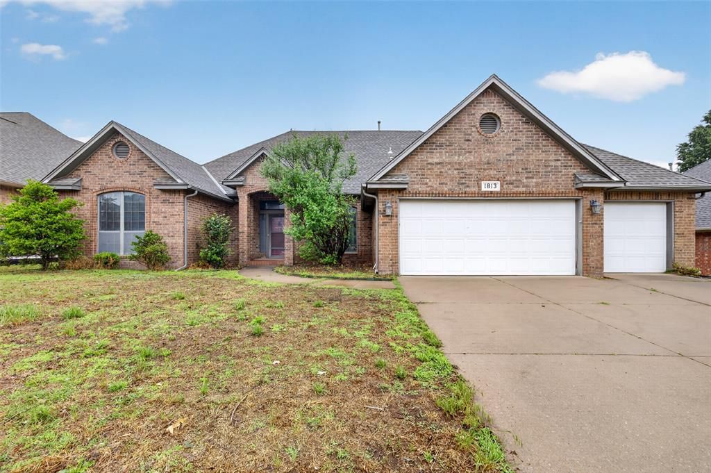1813 Kingsgate Terrace, Yukon, OK 73099 Main Photo