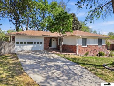 2500 Surrey Court , Lincoln, NE 68512