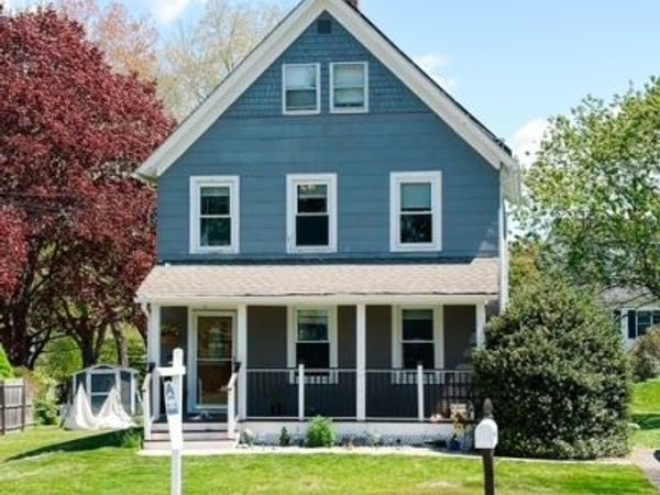 599 Vauxhall St, Waterford, CT 06385